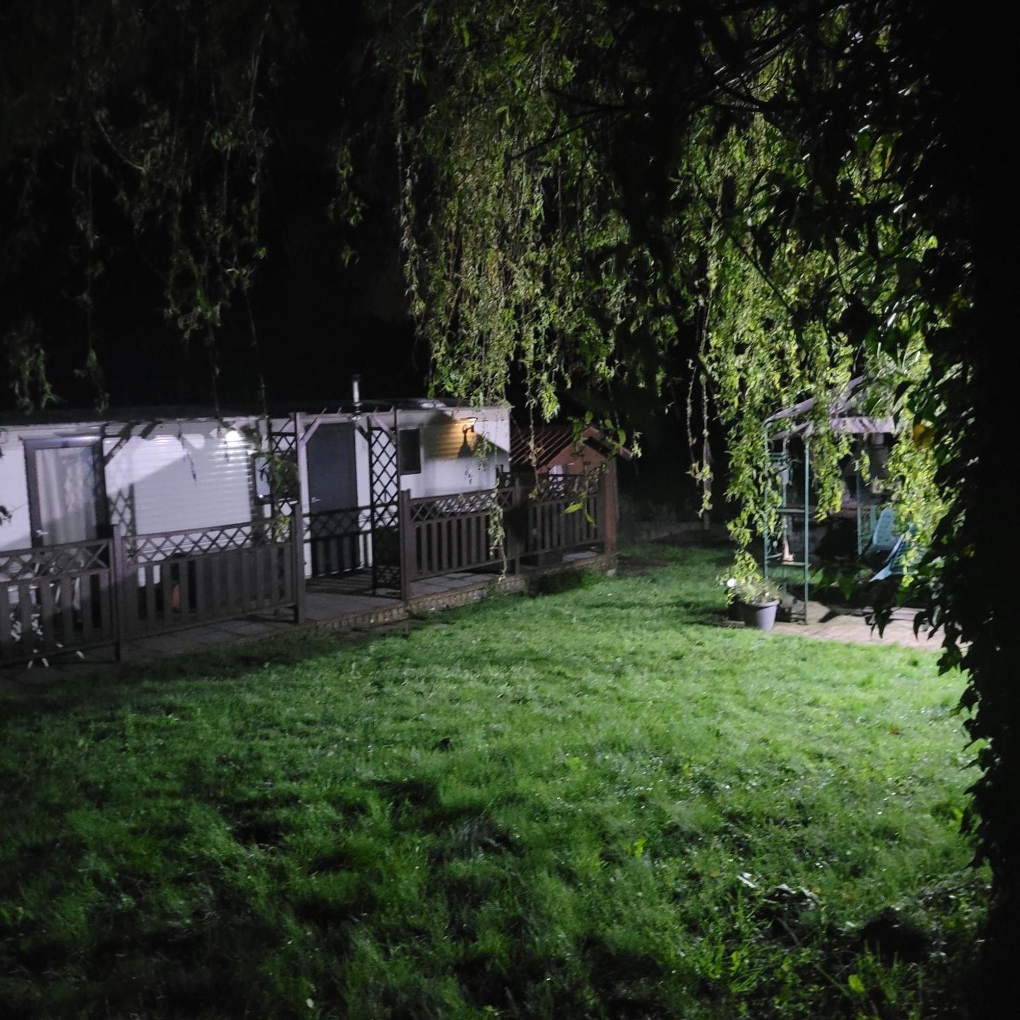 Au Jardin D'Eden Villa Hastiere-par-dela Luaran gambar